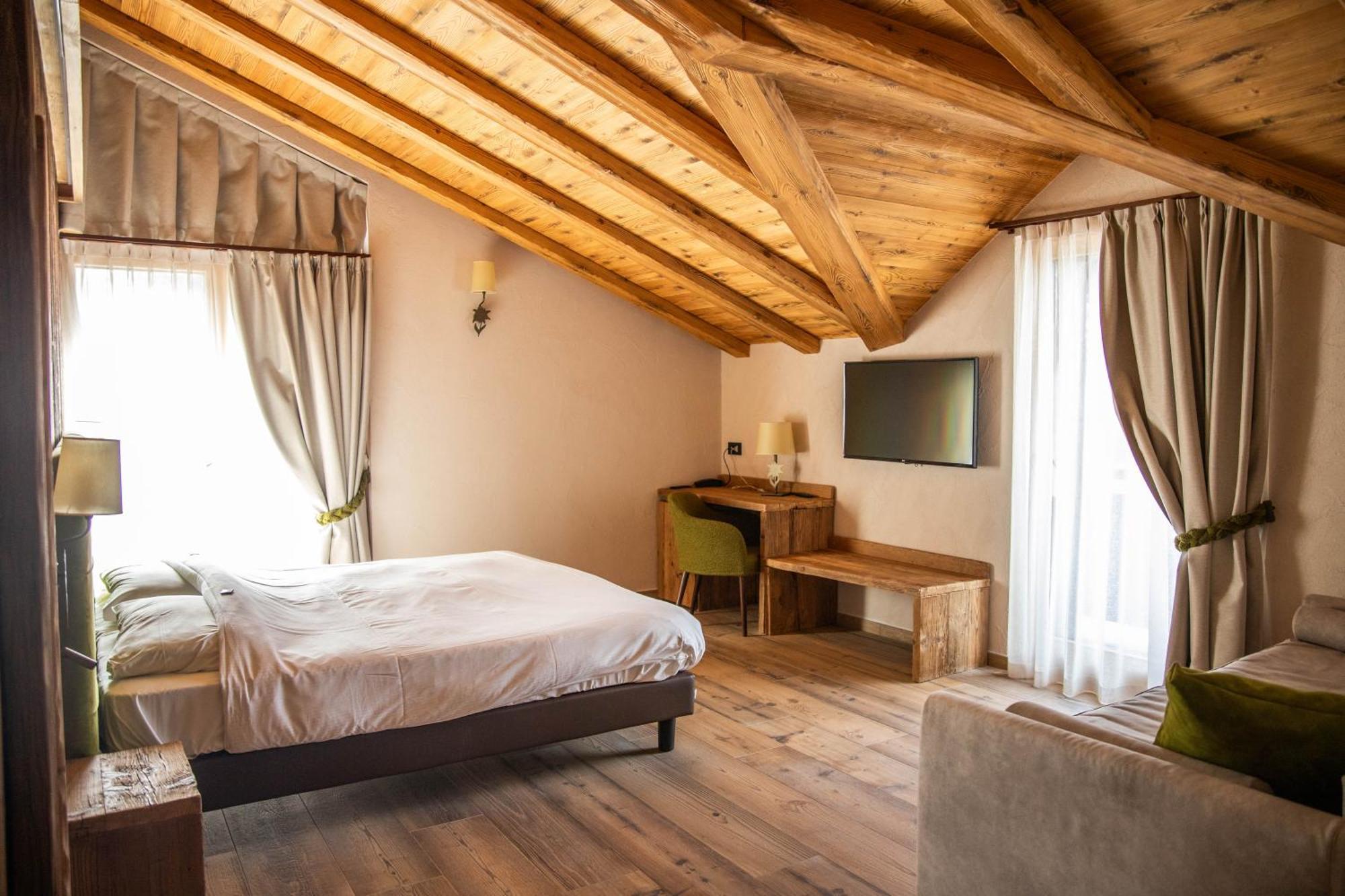 Hotel La Montanina Livigno Exteriör bild